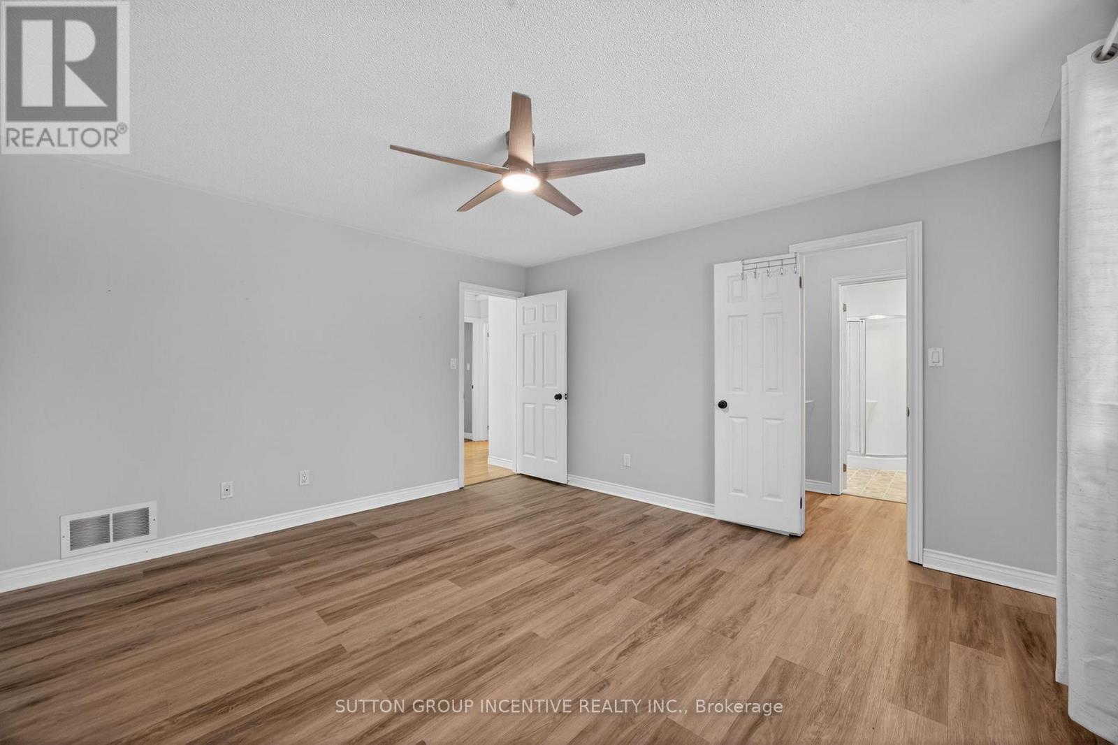 36 Nicholson Crescent, Springwater, Ontario  L9X 0G9 - Photo 13 - S12713196