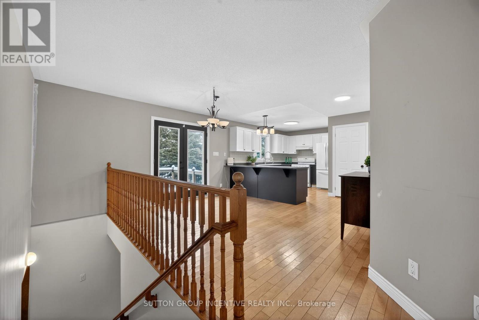 36 Nicholson Crescent, Springwater, Ontario  L9X 0G9 - Photo 7 - S12713196