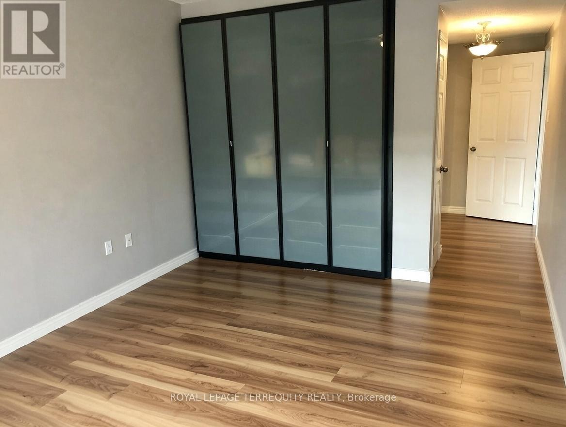 314 - 102 Bronte Road, Oakville, Ontario  L6L 6J5 - Photo 8 - W12713228