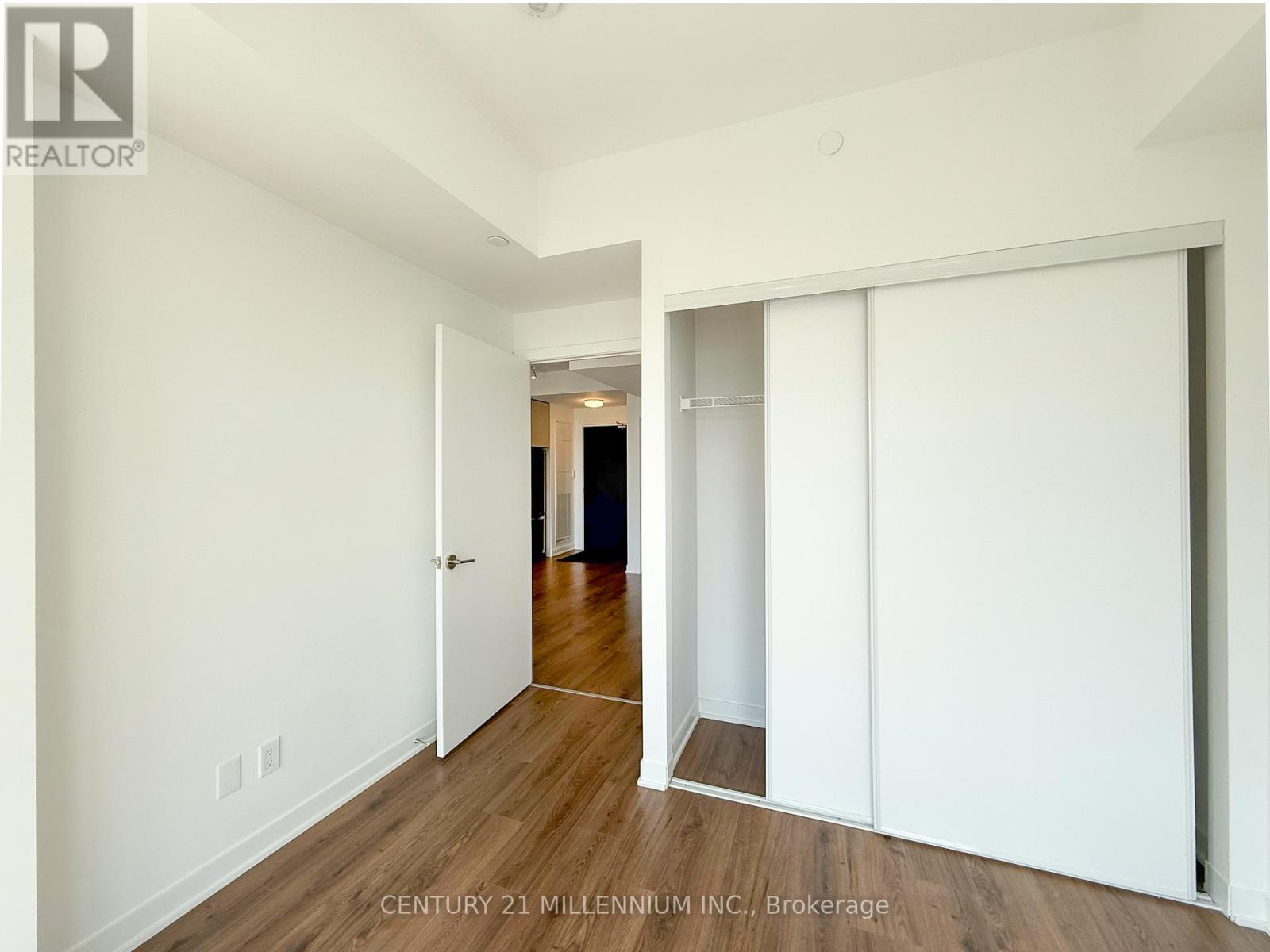 810 - 405 Dundas Street W, Oakville (Go Glenorchy), Ontario  L6M 5P9 - Photo 10 - W12713234