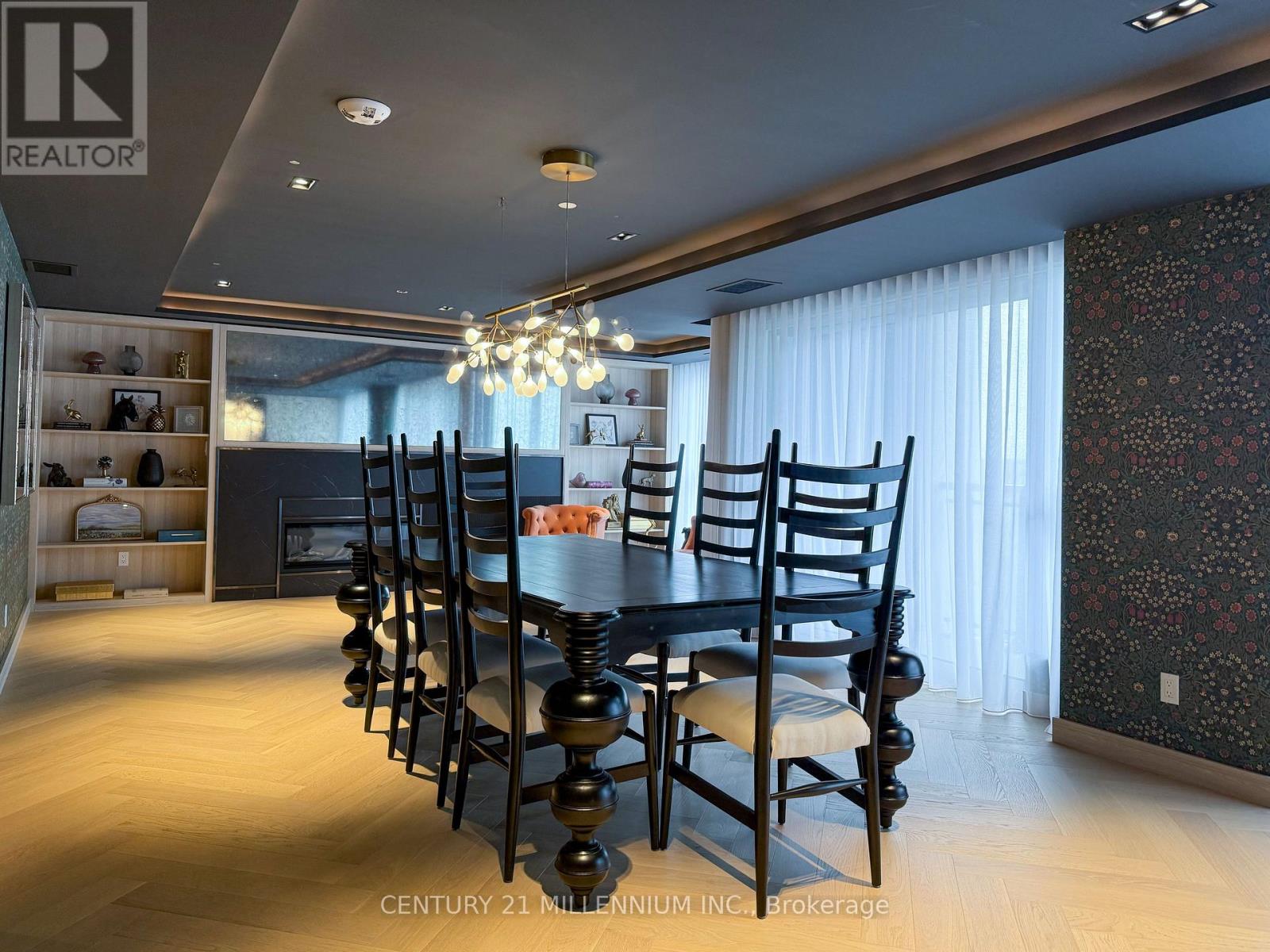 810 - 405 Dundas Street W, Oakville (Go Glenorchy), Ontario  L6M 5P9 - Photo 32 - W12713234