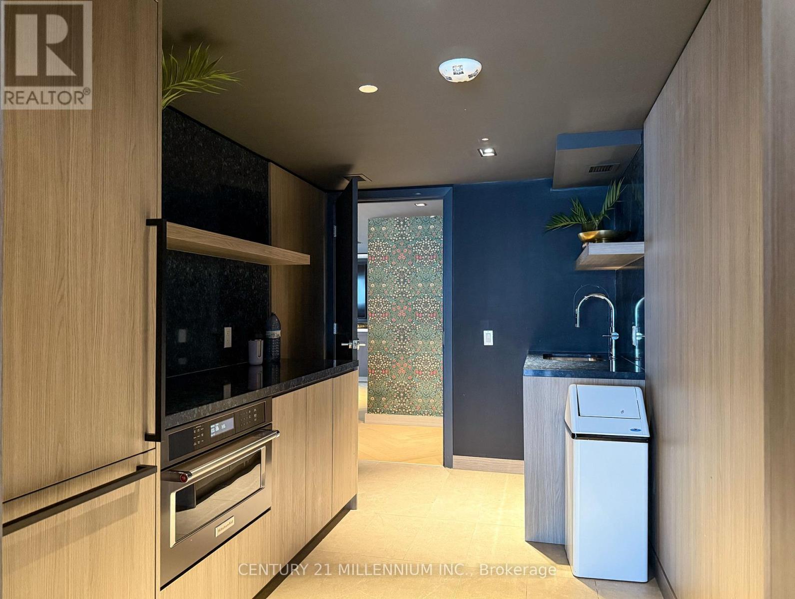 810 - 405 Dundas Street W, Oakville (Go Glenorchy), Ontario  L6M 5P9 - Photo 33 - W12713234