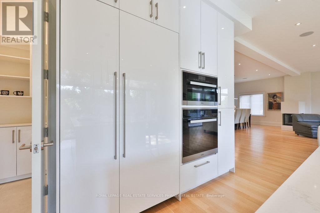 1456 Applewood Road, Mississauga, Ontario  L5E 2M1 - Photo 12 - W12713248