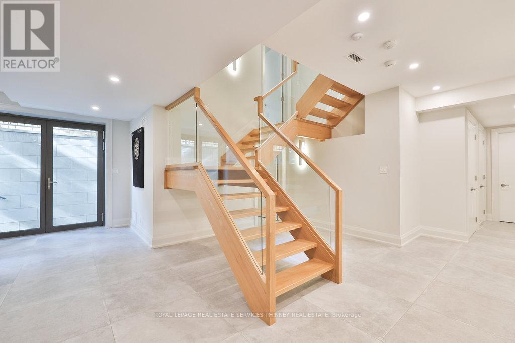 1456 Applewood Road, Mississauga, Ontario  L5E 2M1 - Photo 35 - W12713248