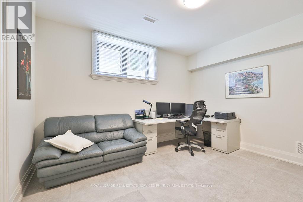 1456 Applewood Road, Mississauga, Ontario  L5E 2M1 - Photo 36 - W12713248