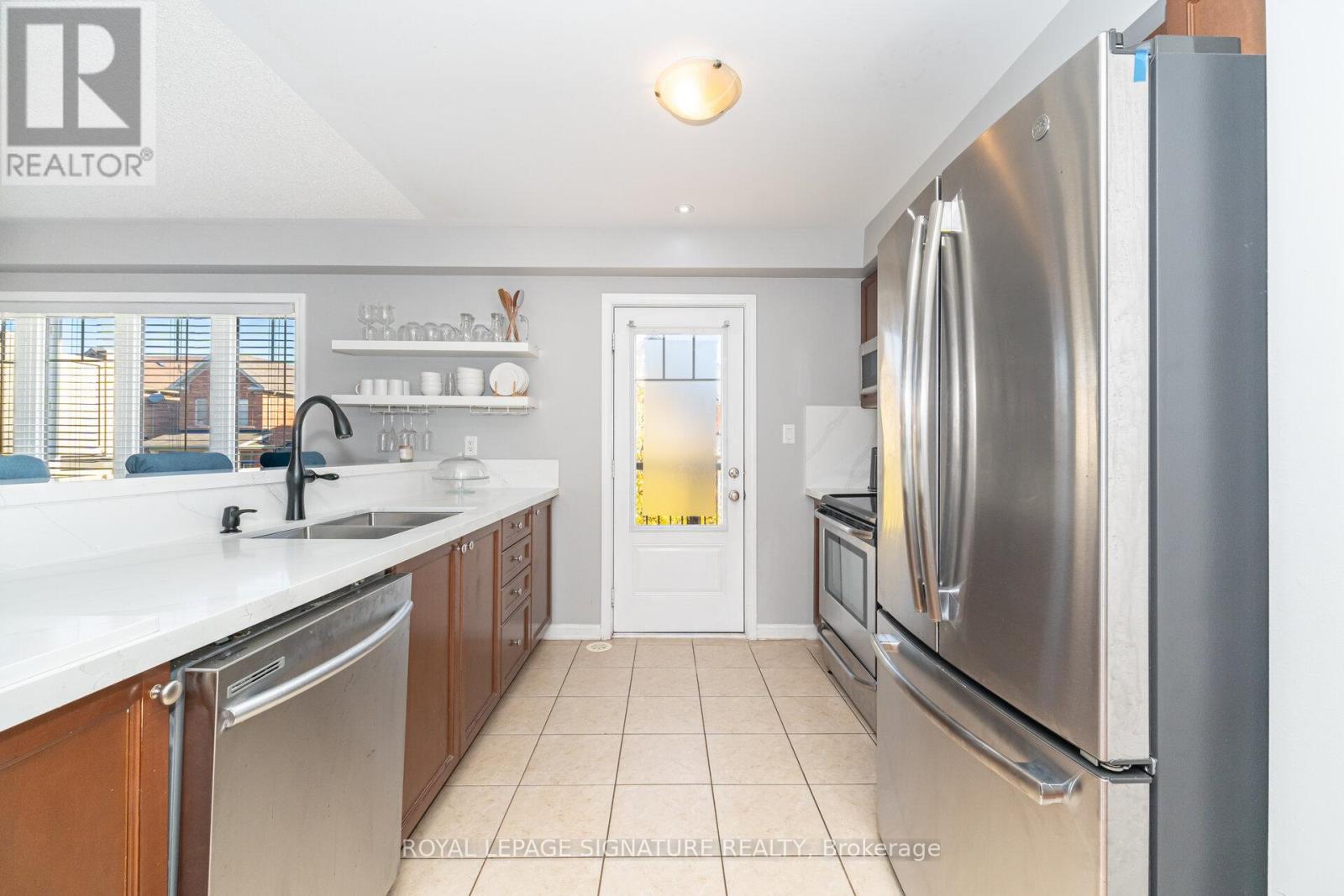 6 Baby Pointe Trail, Brampton, Ontario  L7A 0W1 - Photo 14 - W12713254