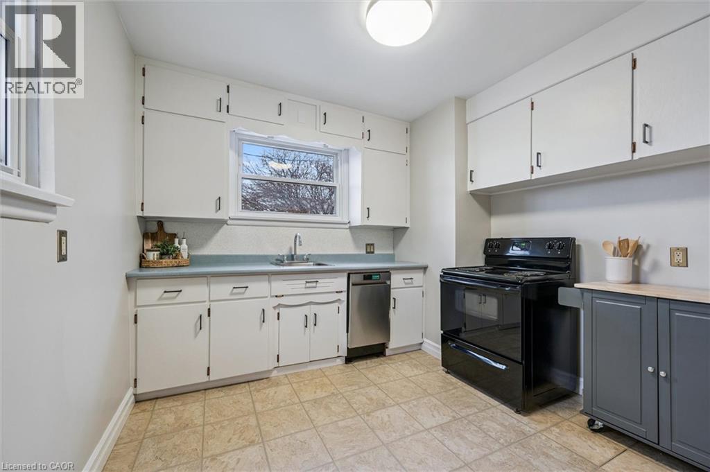 7 Elmwood Avenue, Cambridge, Ontario  N1R 4X7 - Photo 13 - 40798100