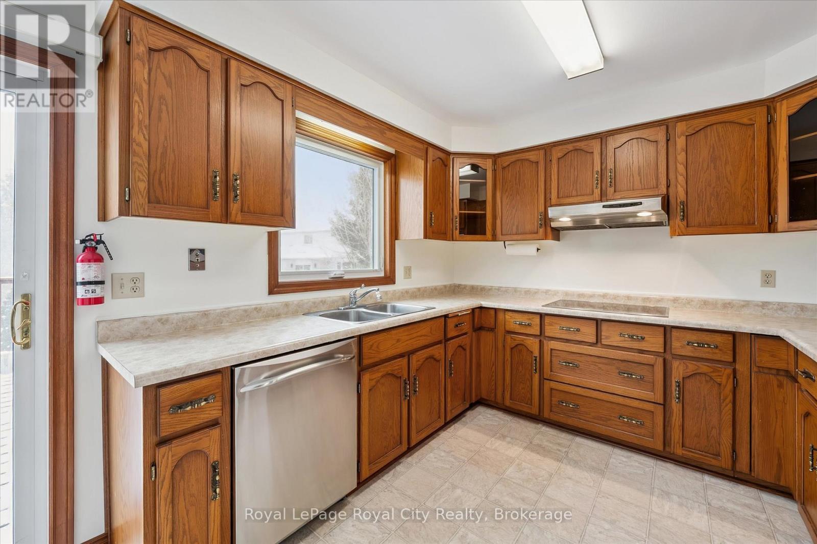 22 Pheasant Run Drive, Guelph (Kortright Hills), Ontario  N1C 1B2 - Photo 10 - X12713354