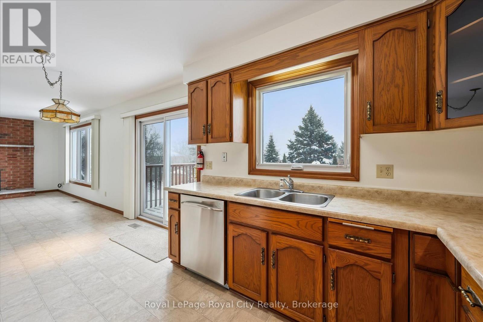 22 Pheasant Run Drive, Guelph (Kortright Hills), Ontario  N1C 1B2 - Photo 11 - X12713354