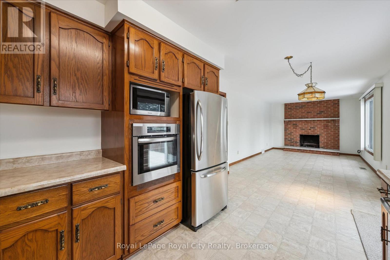 22 Pheasant Run Drive, Guelph (Kortright Hills), Ontario  N1C 1B2 - Photo 12 - X12713354