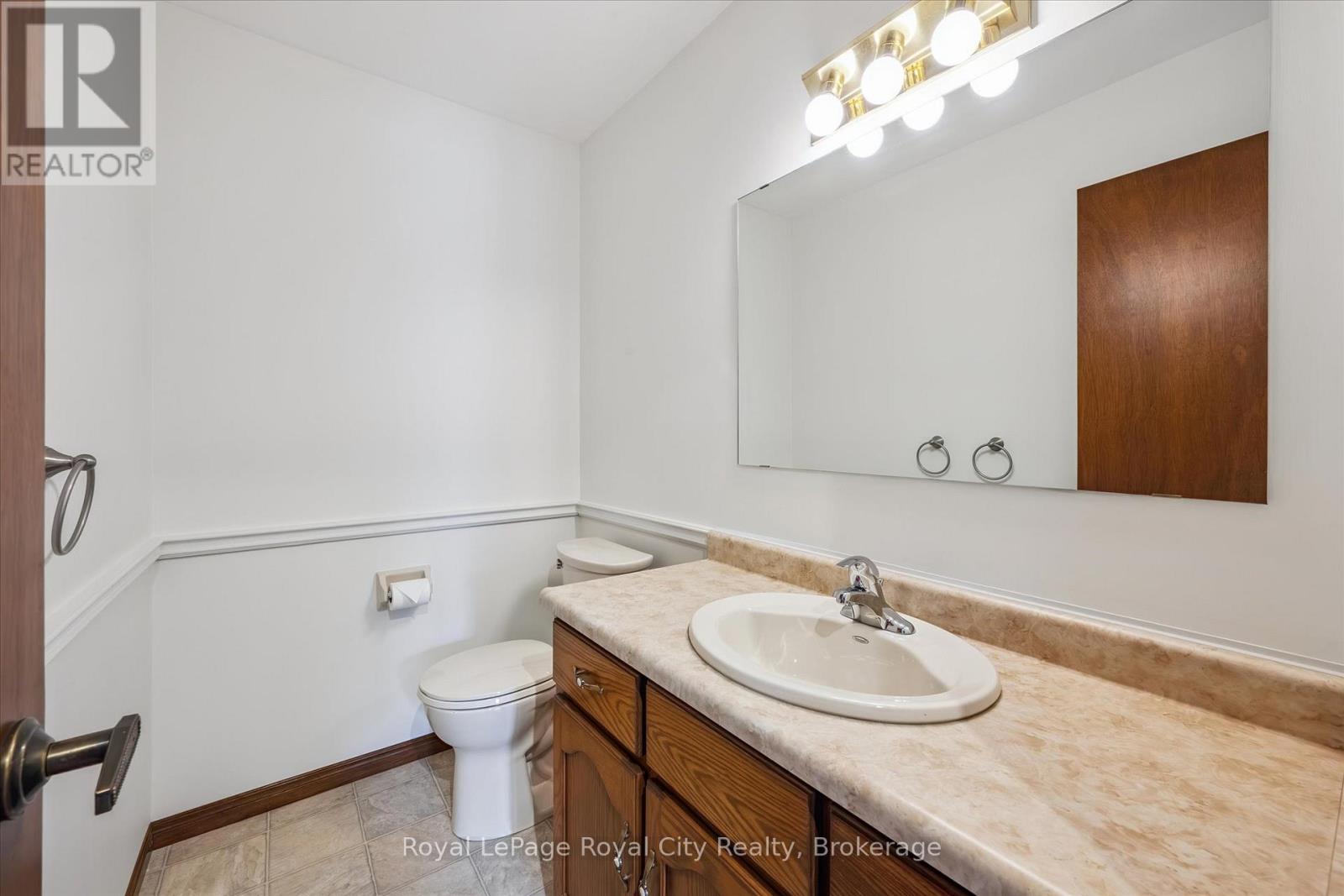 22 Pheasant Run Drive, Guelph (Kortright Hills), Ontario  N1C 1B2 - Photo 17 - X12713354