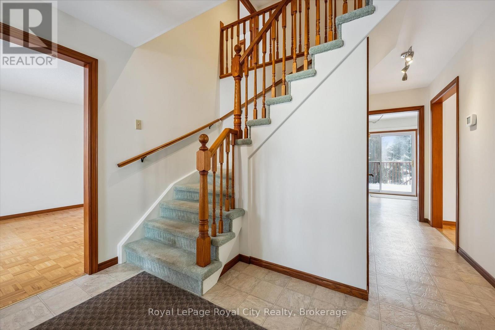 22 Pheasant Run Drive, Guelph (Kortright Hills), Ontario  N1C 1B2 - Photo 18 - X12713354