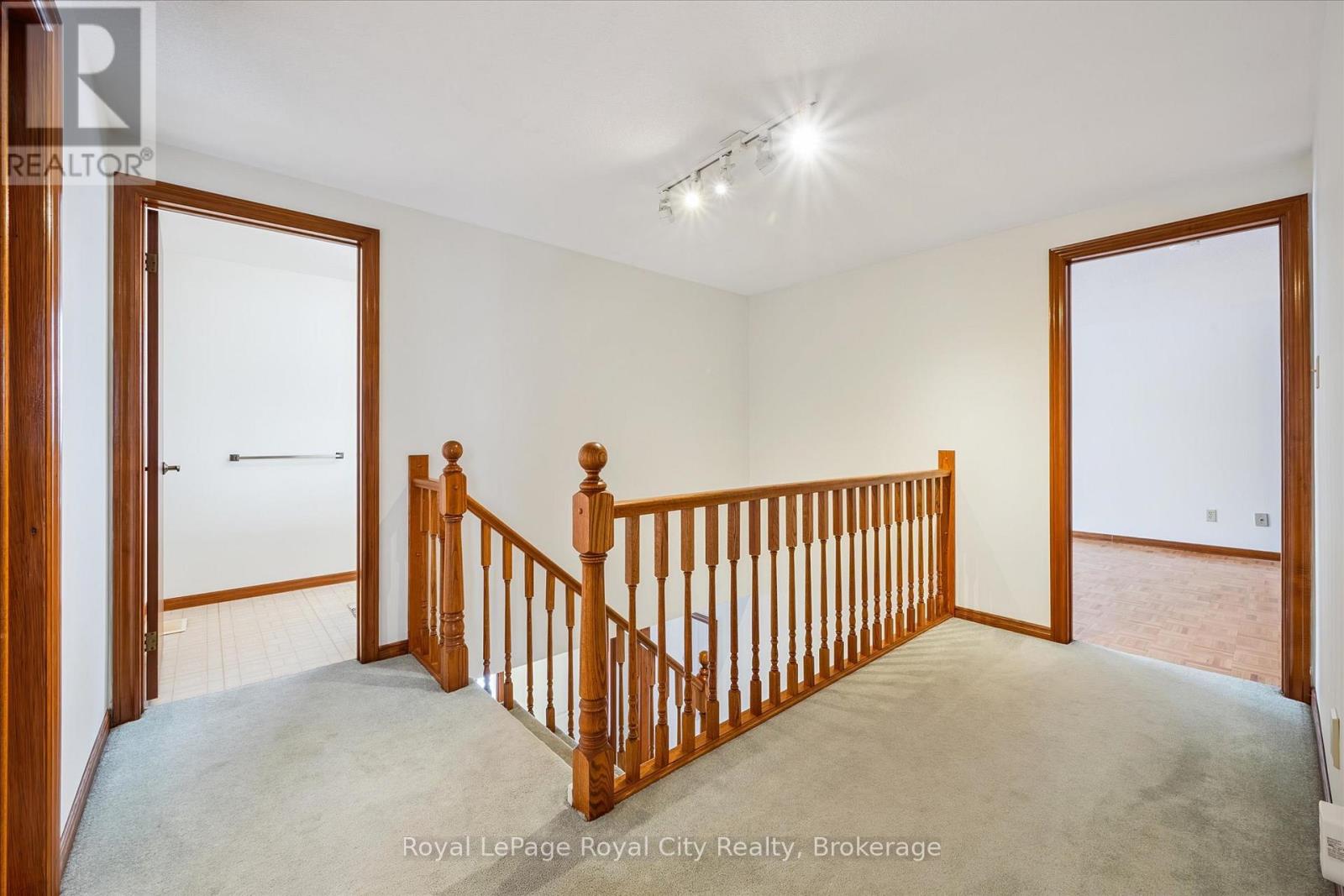 22 Pheasant Run Drive, Guelph (Kortright Hills), Ontario  N1C 1B2 - Photo 19 - X12713354