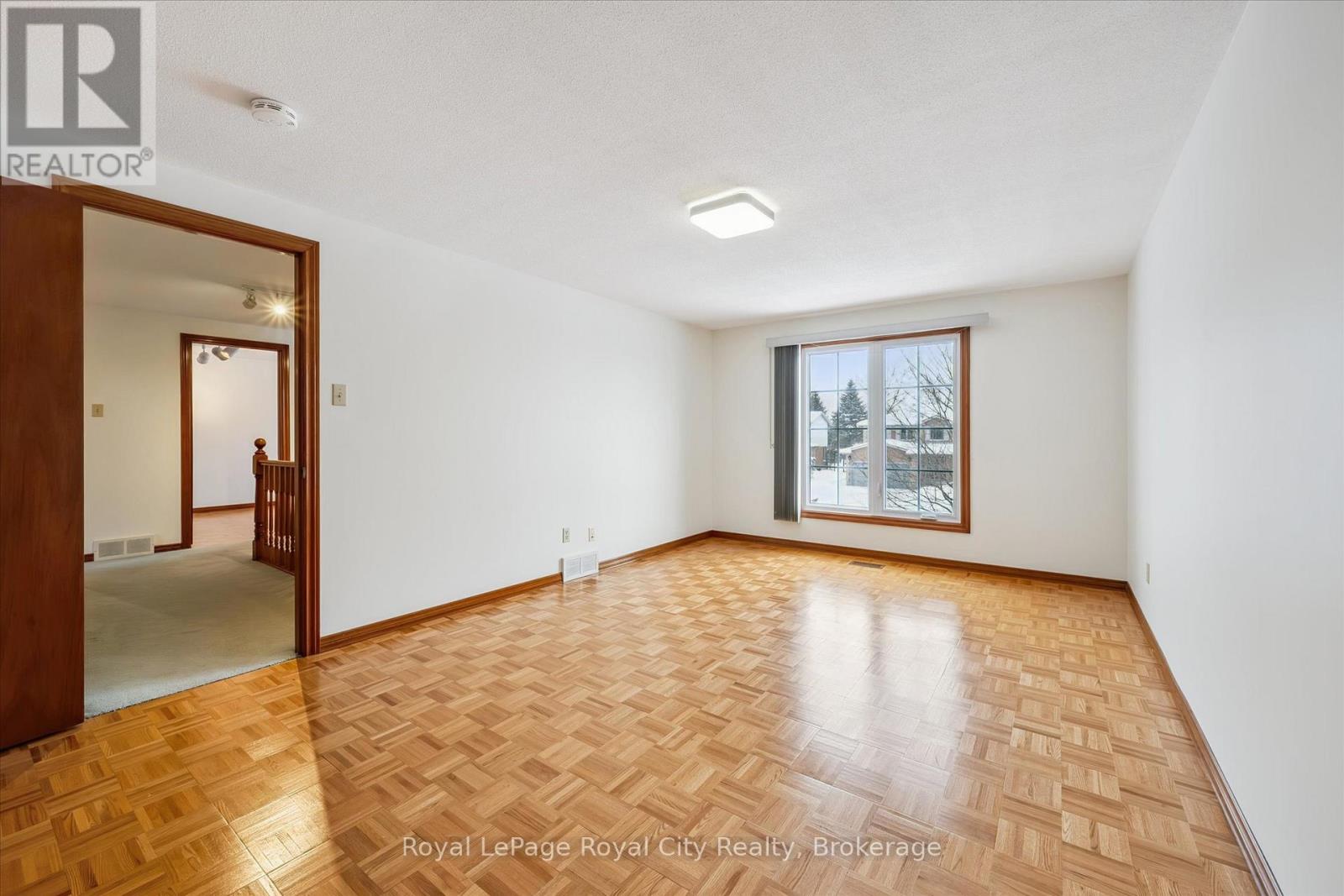 22 Pheasant Run Drive, Guelph (Kortright Hills), Ontario  N1C 1B2 - Photo 20 - X12713354