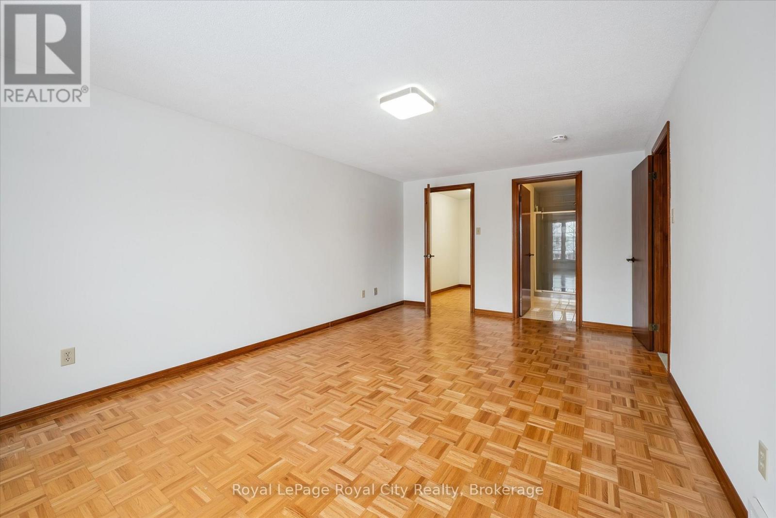 22 Pheasant Run Drive, Guelph (Kortright Hills), Ontario  N1C 1B2 - Photo 21 - X12713354