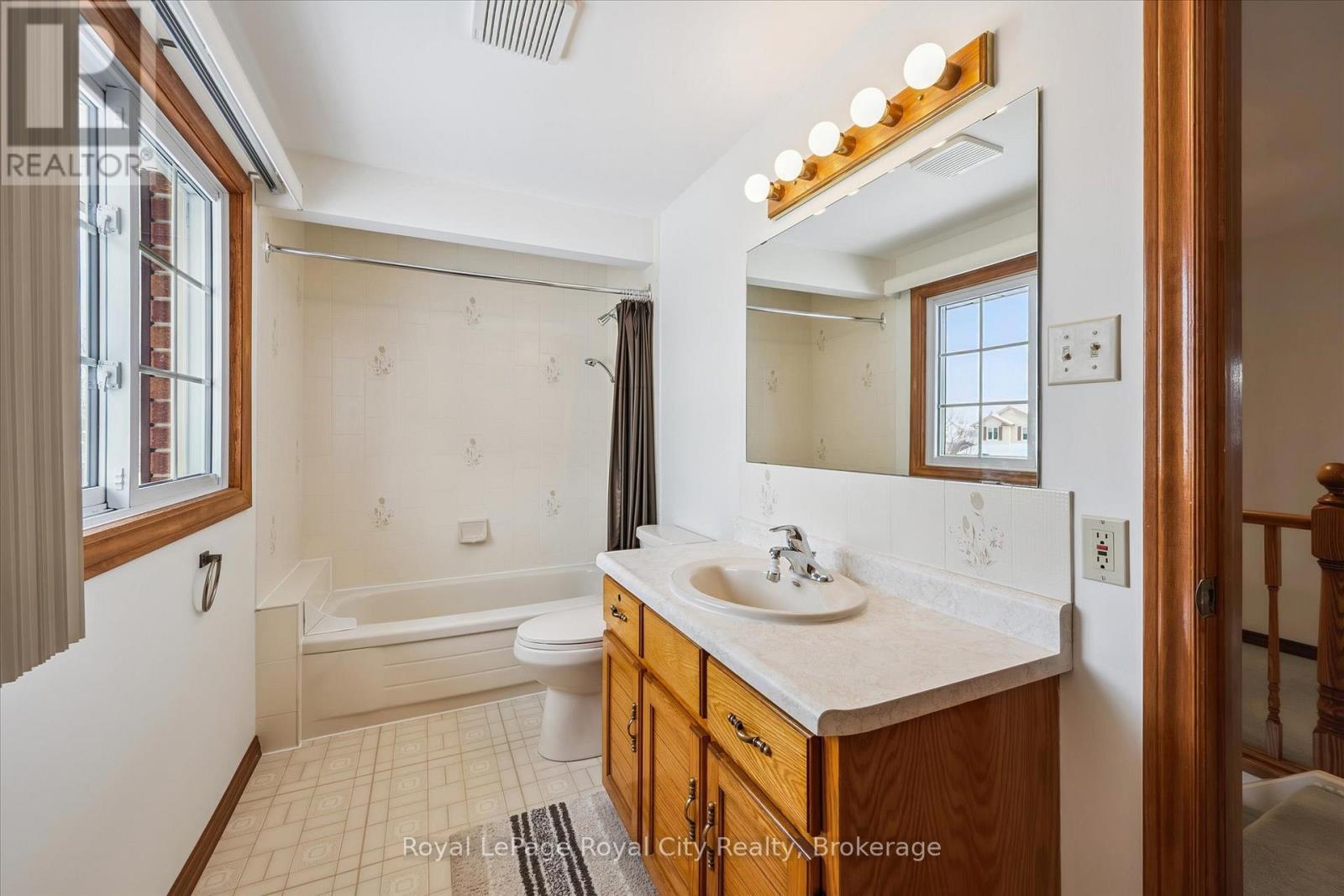 22 Pheasant Run Drive, Guelph (Kortright Hills), Ontario  N1C 1B2 - Photo 26 - X12713354