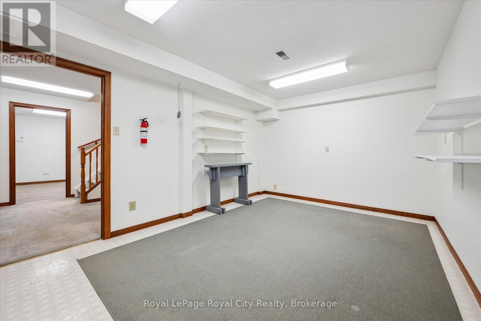 22 Pheasant Run Drive, Guelph (Kortright Hills), Ontario  N1C 1B2 - Photo 32 - X12713354