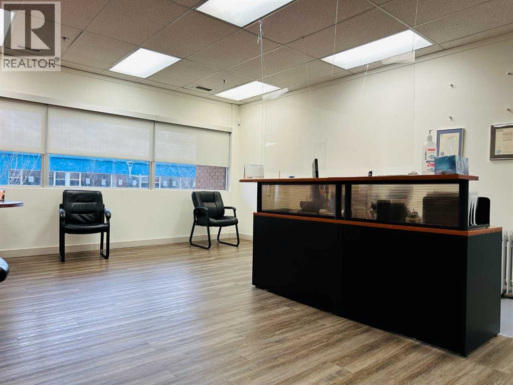 208, 10006 101 Avenue, Grande Prairie, Alberta  T8V 0Y1 - Photo 2 - A2122647