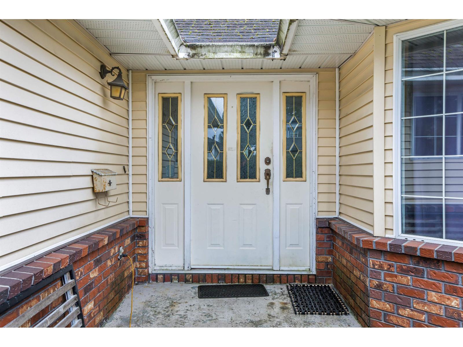 15482 92a Avenue, Surrey, British Columbia  V3R 9B1 - Photo 3 - R3080906