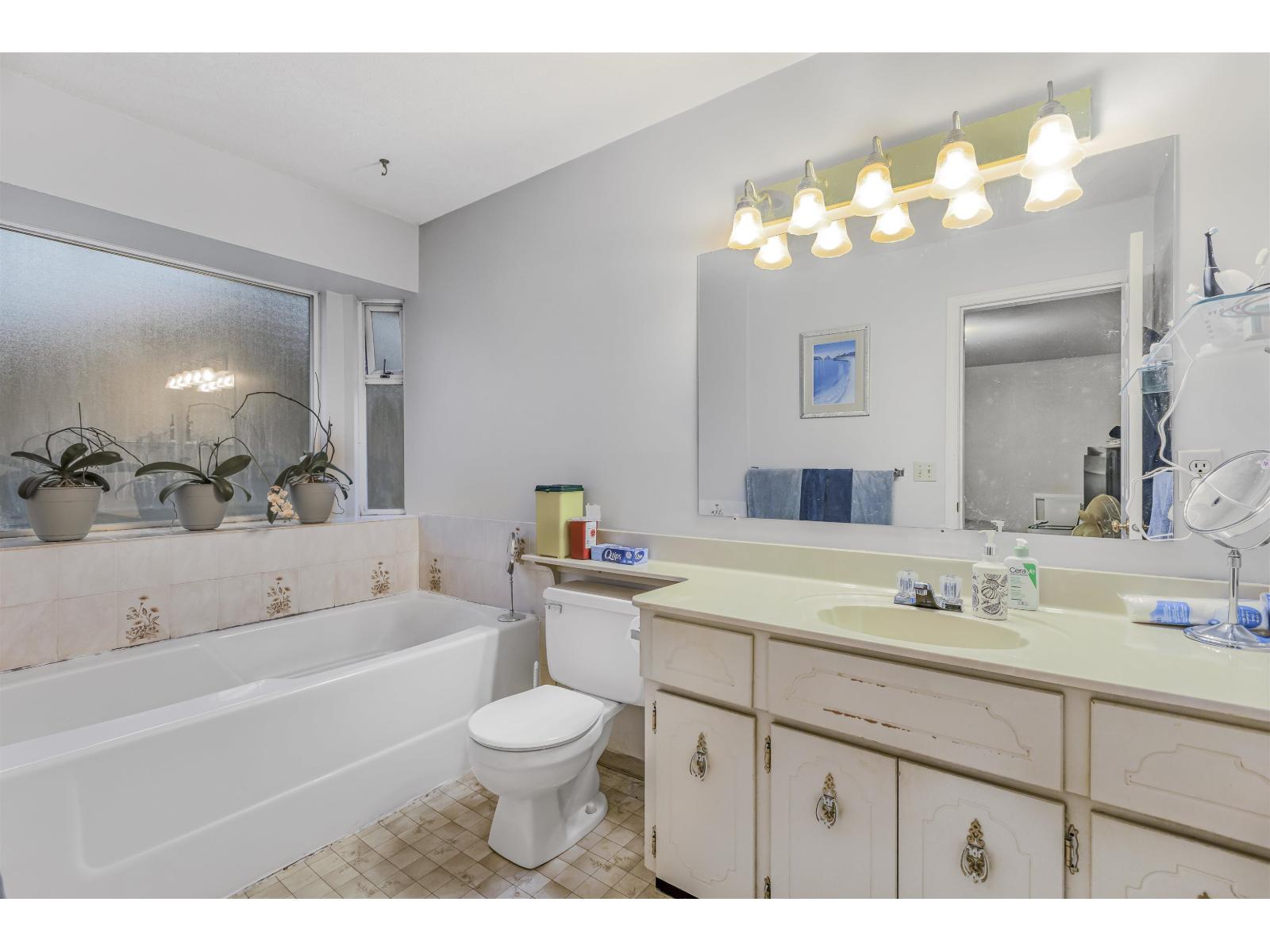 15482 92a Avenue, Surrey, British Columbia  V3R 9B1 - Photo 17 - R3080906