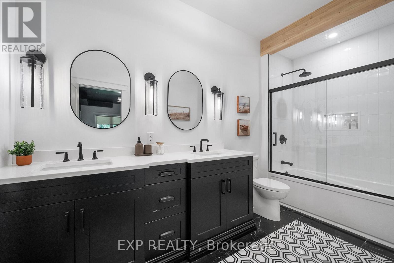 1499 Lakeside Drive, Prince Edward County (Ameliasburg Ward), Ontario  K0K 1T0 - Photo 21 - X12713296