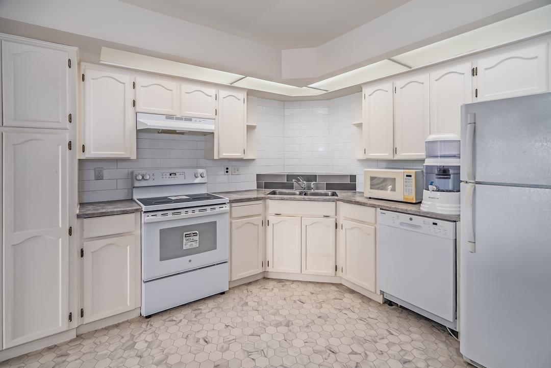 215 31930 Old Yale Road, Abbotsford, British Columbia  V2T 2C7 - Photo 4 - R3080571