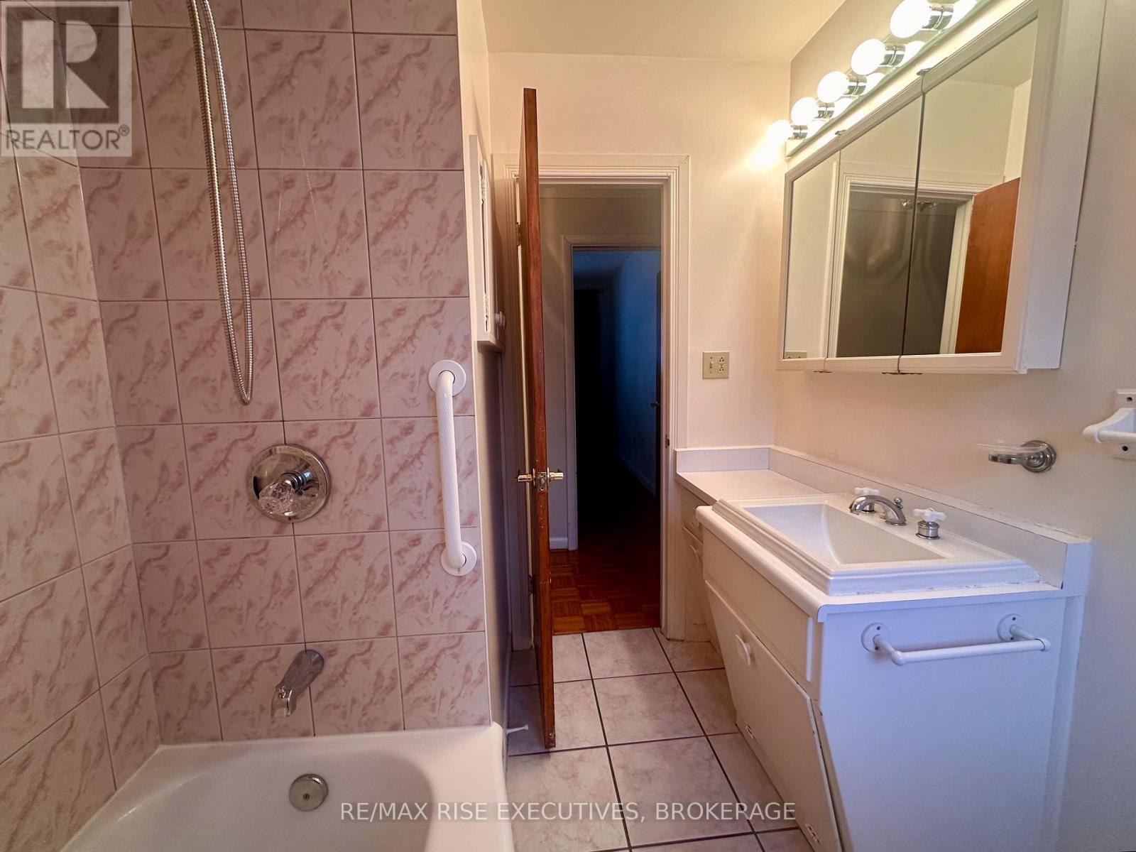 354 Meadowcrest Road, Kingston, Ontario  K7M 3S5 - Photo 13 - X12713504