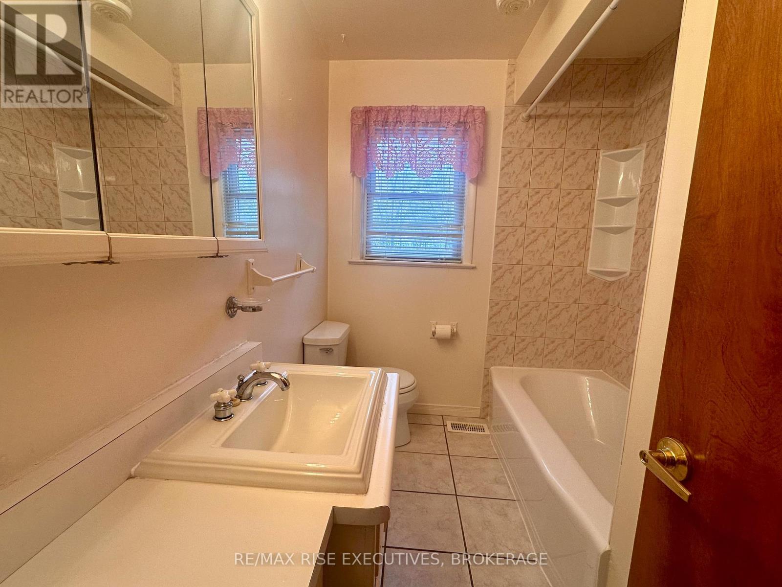 354 Meadowcrest Road, Kingston, Ontario  K7M 3S5 - Photo 14 - X12713504