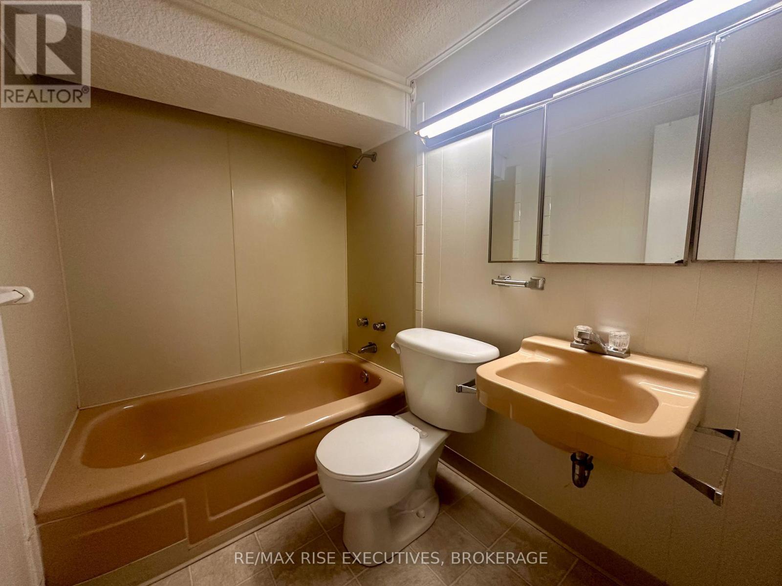 354 Meadowcrest Road, Kingston, Ontario  K7M 3S5 - Photo 18 - X12713504