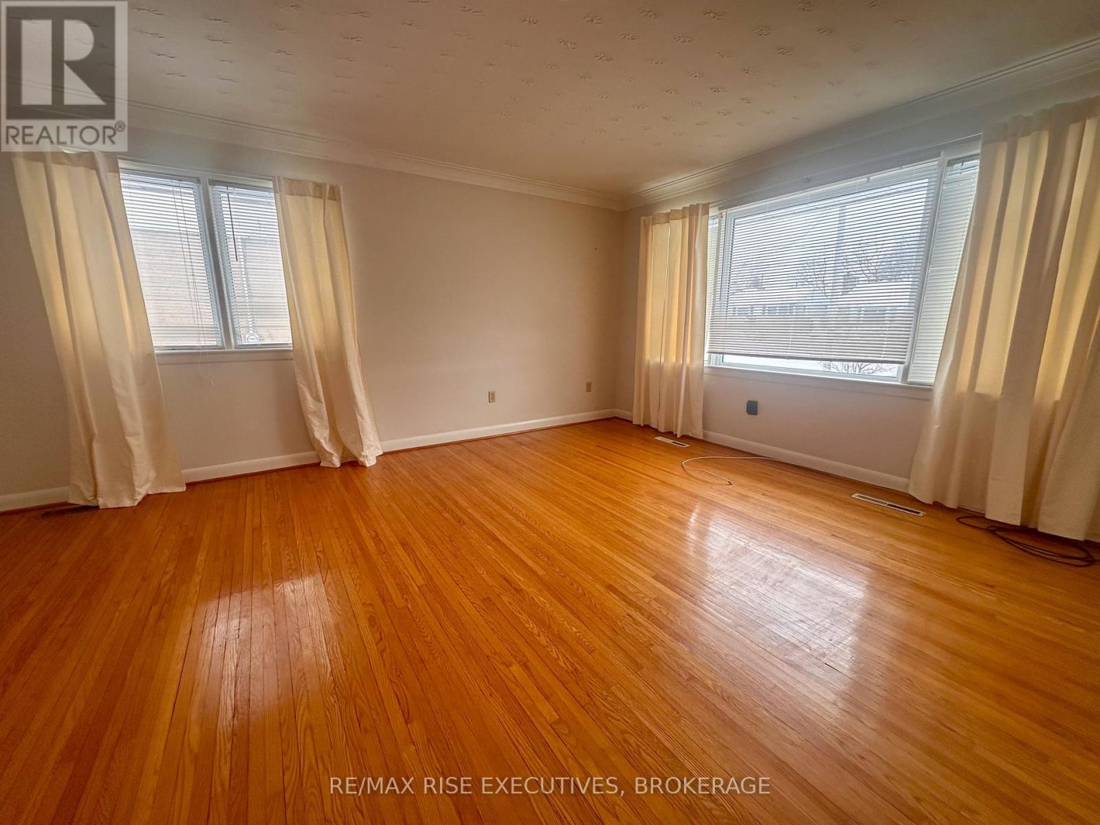 354 Meadowcrest Road, Kingston, Ontario  K7M 3S5 - Photo 5 - X12713504