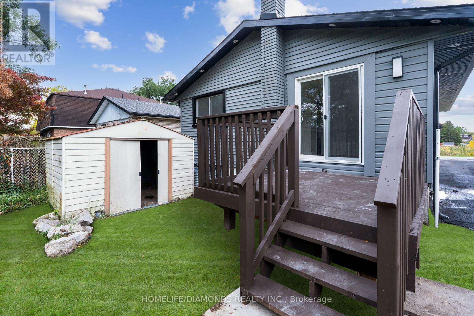 Upper - 210 Mackan Street, Thorold, Ontario  L2V 1G7 - Photo 24 - X12713210