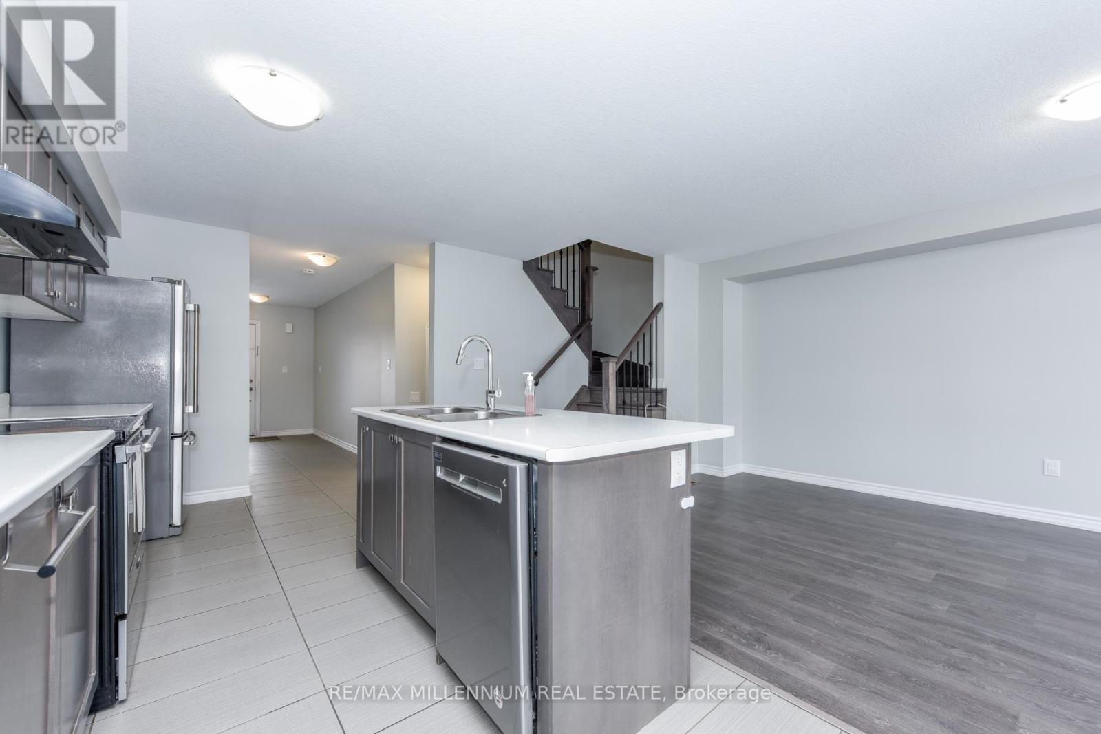 13 Hedges Crescent, Hamilton, Ontario  L8J 0K8 - Photo 15 - X12713226