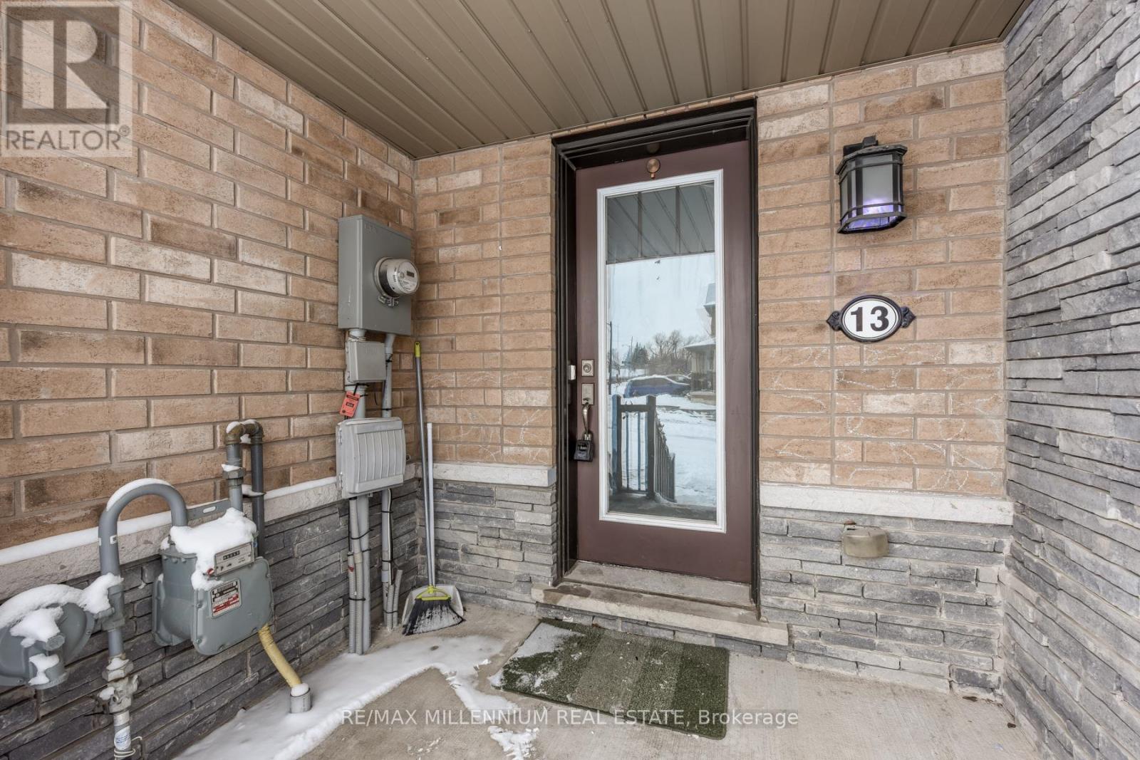 13 Hedges Crescent, Hamilton, Ontario  L8J 0K8 - Photo 3 - X12713226
