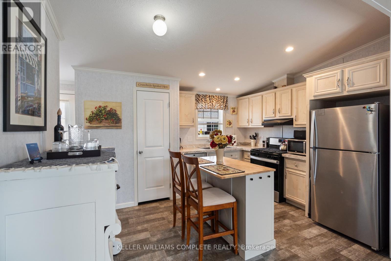 22 Copper Beech Drive, Haldimand, Ontario  N0A 1L0 - Photo 7 - X12713250