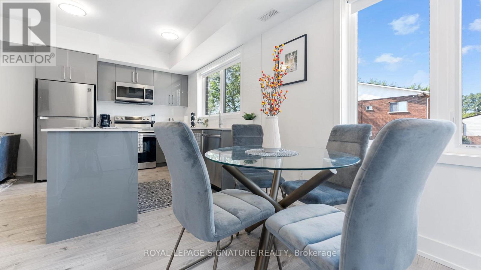 305 - 6065 Mcleod Road, Niagara Falls, Ontario  L2G 0Z7 - Photo 2 - X12713272