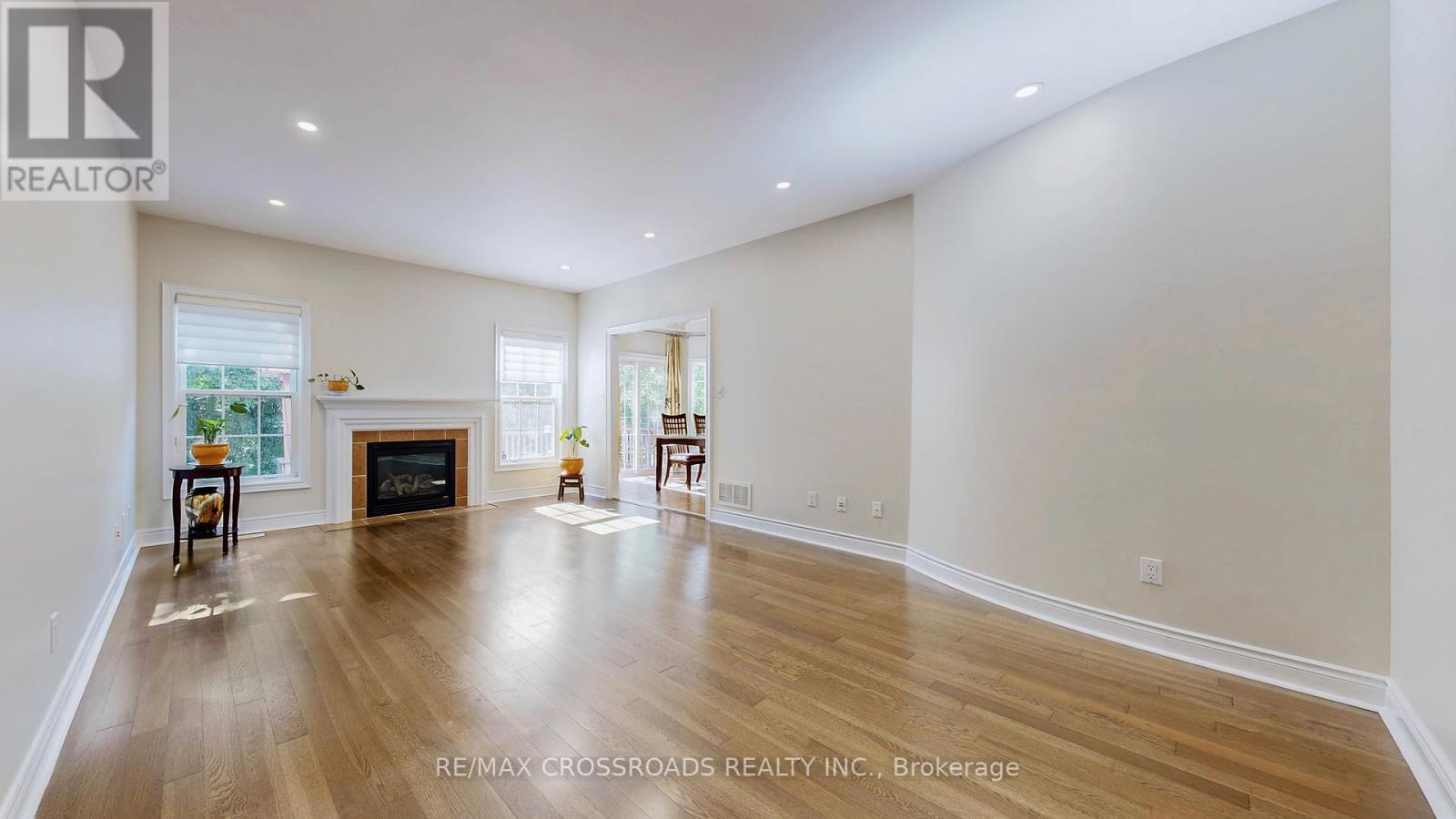 8 Roberson Drive, Ajax, Ontario  L1T 3Y6 - Photo 5 - E12712092