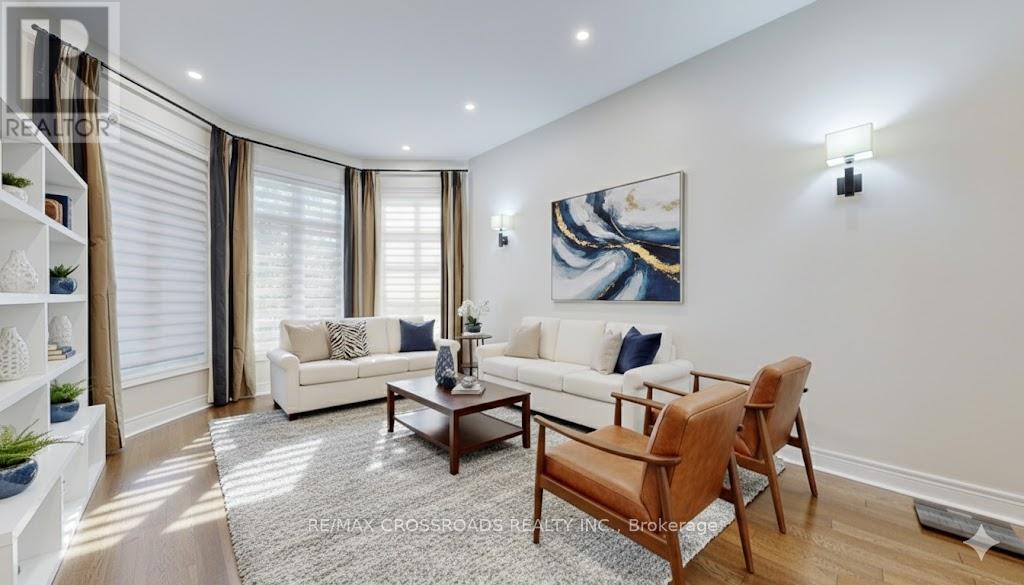 8 Roberson Drive, Ajax, Ontario  L1T 3Y6 - Photo 7 - E12712092