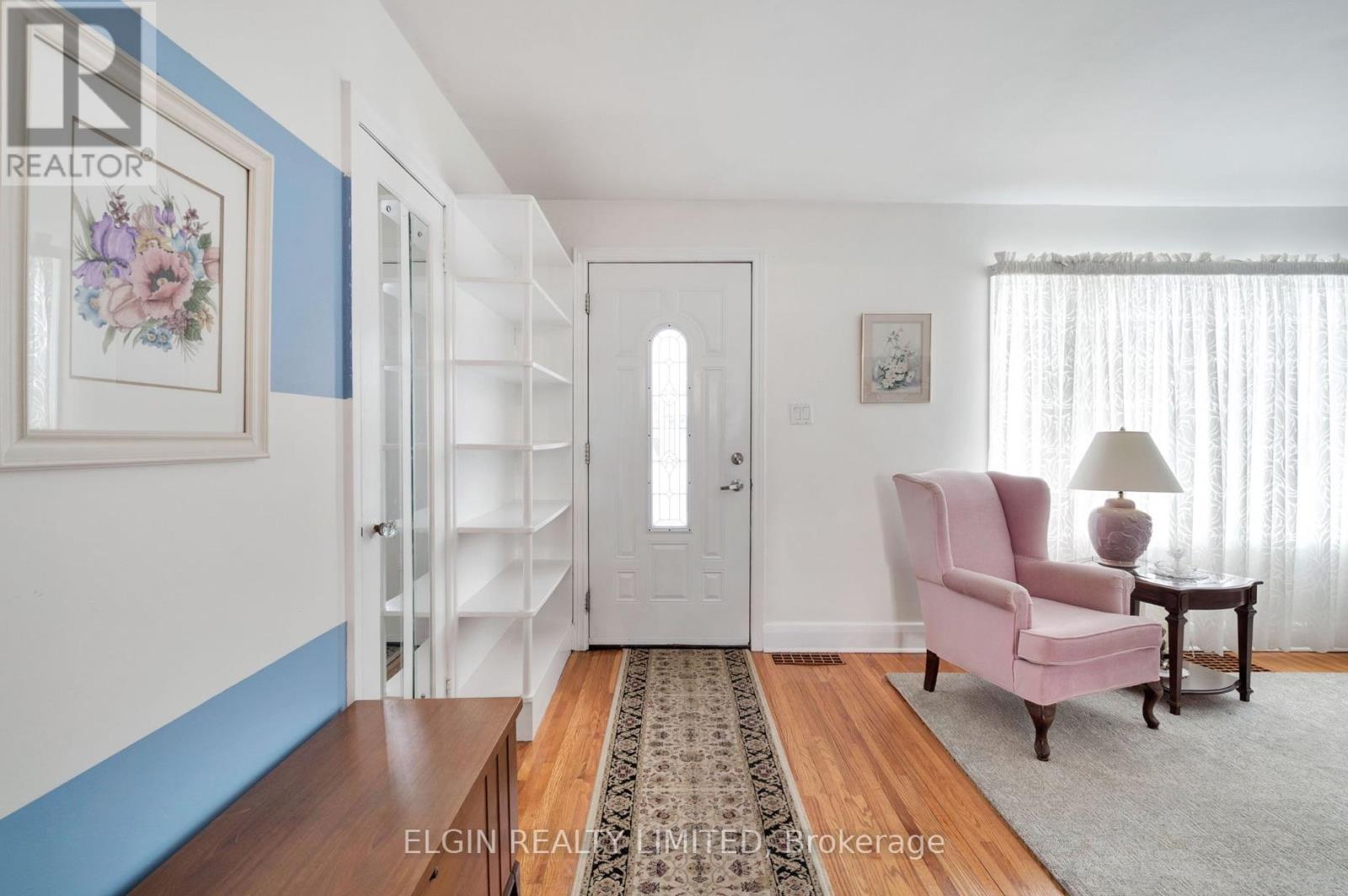 161 Chestnut Street, St. Thomas, Ontario  N5R 2B3 - Photo 2 - X12713512