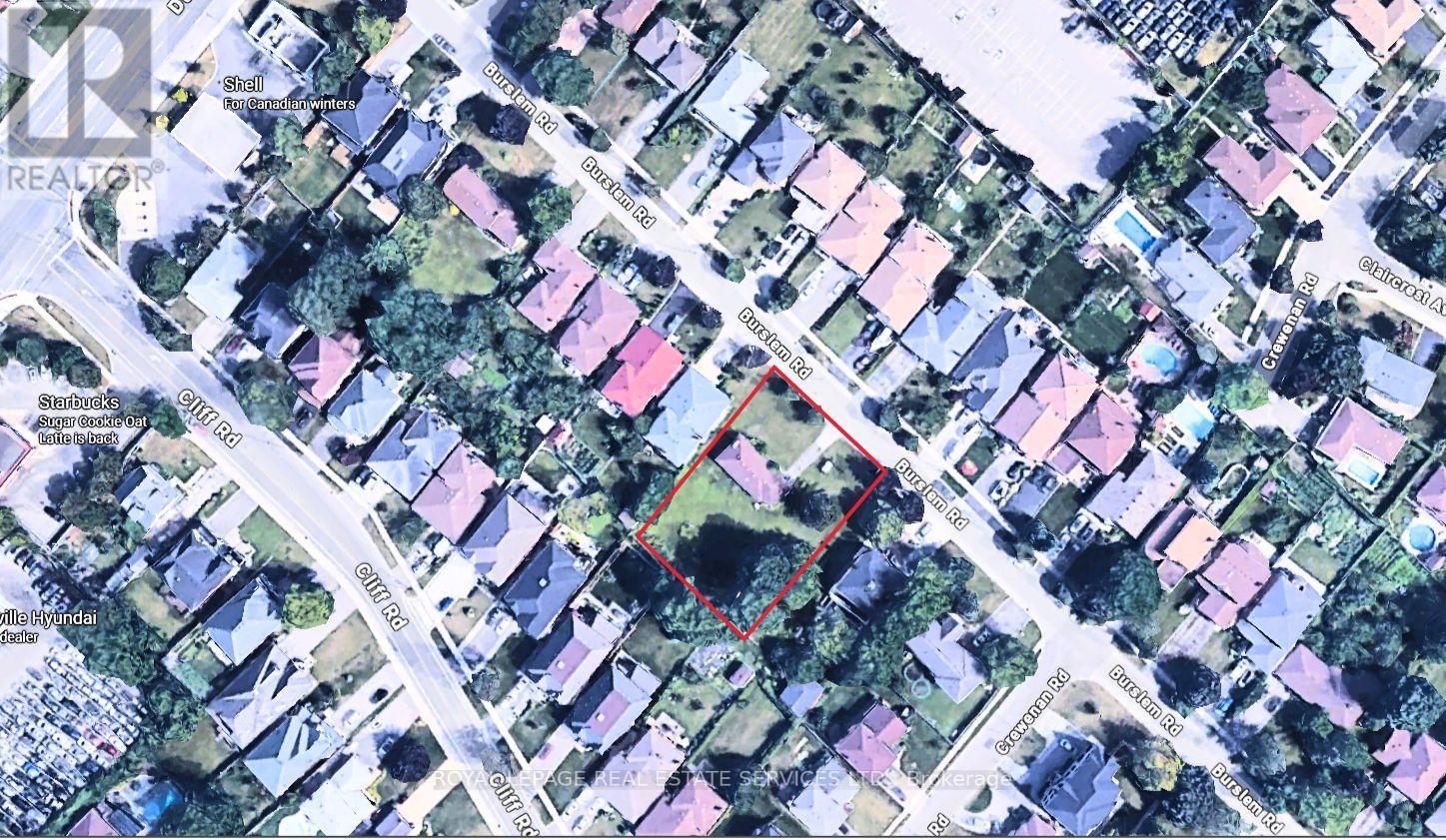 <div class="slider-price">$2,199,000</div><p>2556 Burslem Road, Mississauga, Ontario</p>