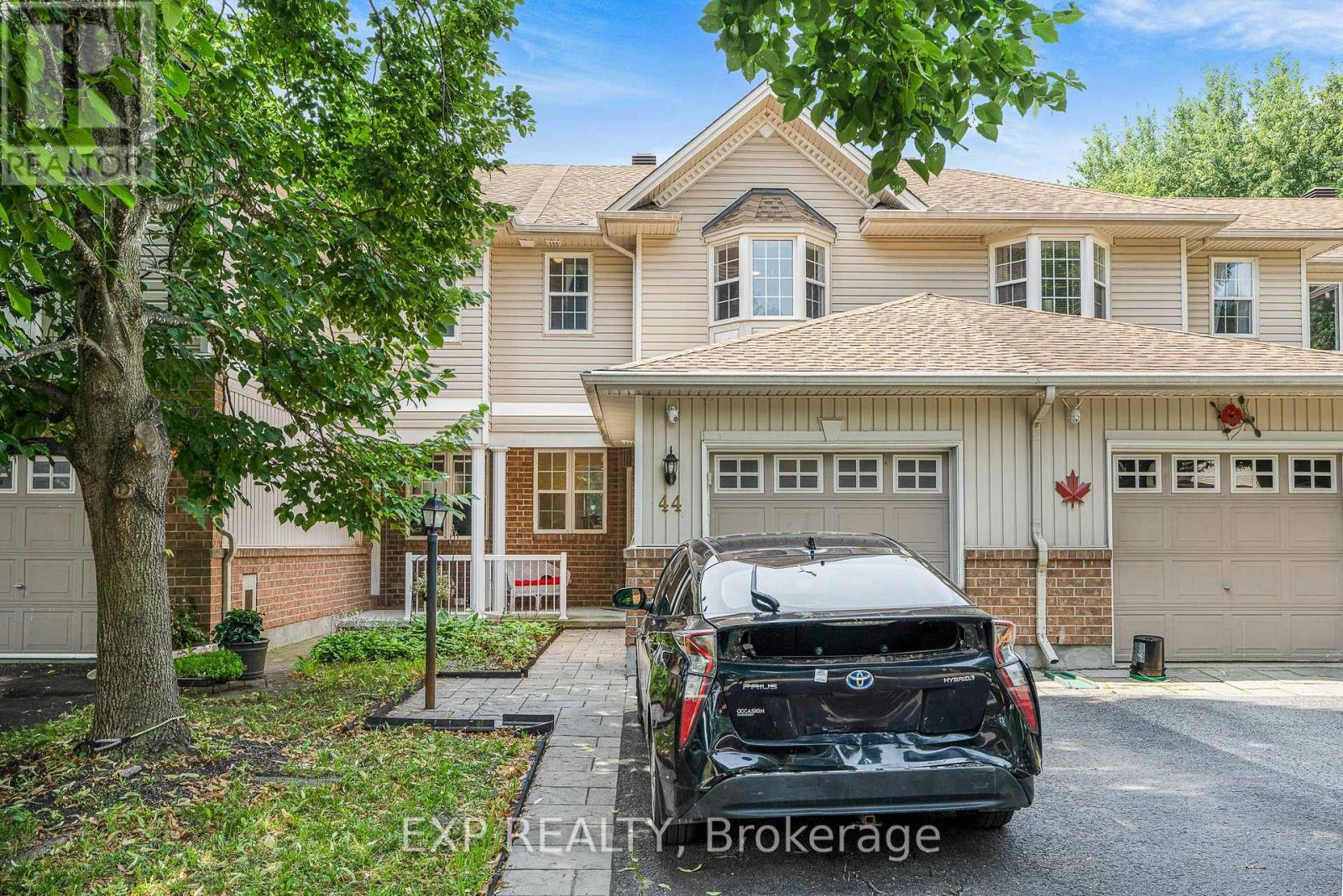 44 Tobermory Crescent, Ottawa, Ontario  K2K 3M4 - Photo 3 - X12713492