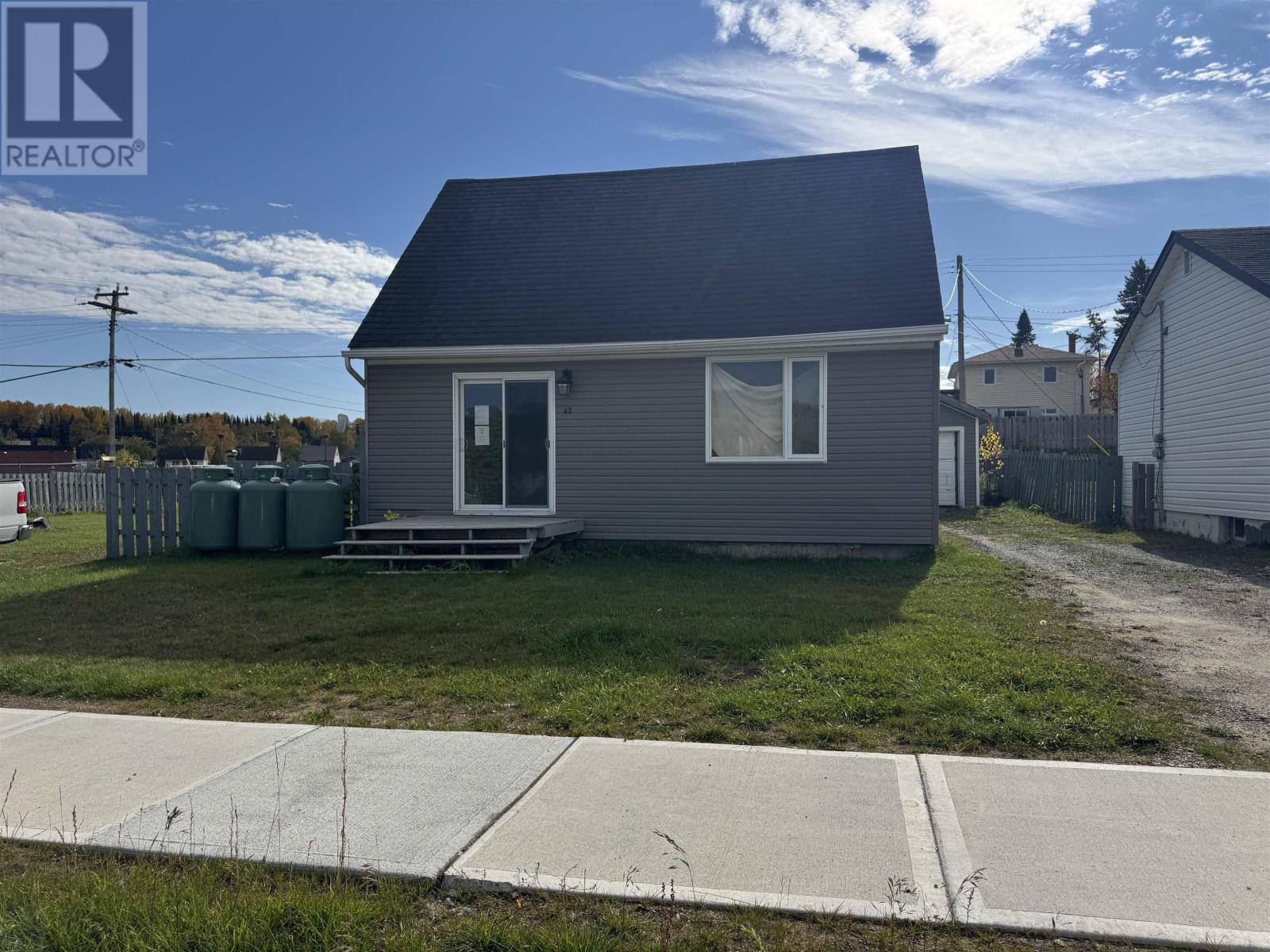 42 Ohsweken Road, Manitouwadge, Ontario  P0T 2C0 - Photo 2 - TB2600099