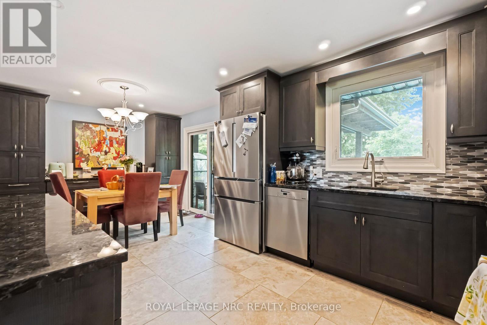 9 Cartier Drive, St. Catharines (Vine/linwell), Ontario  L2M 2E5 - Photo 13 - X12713410