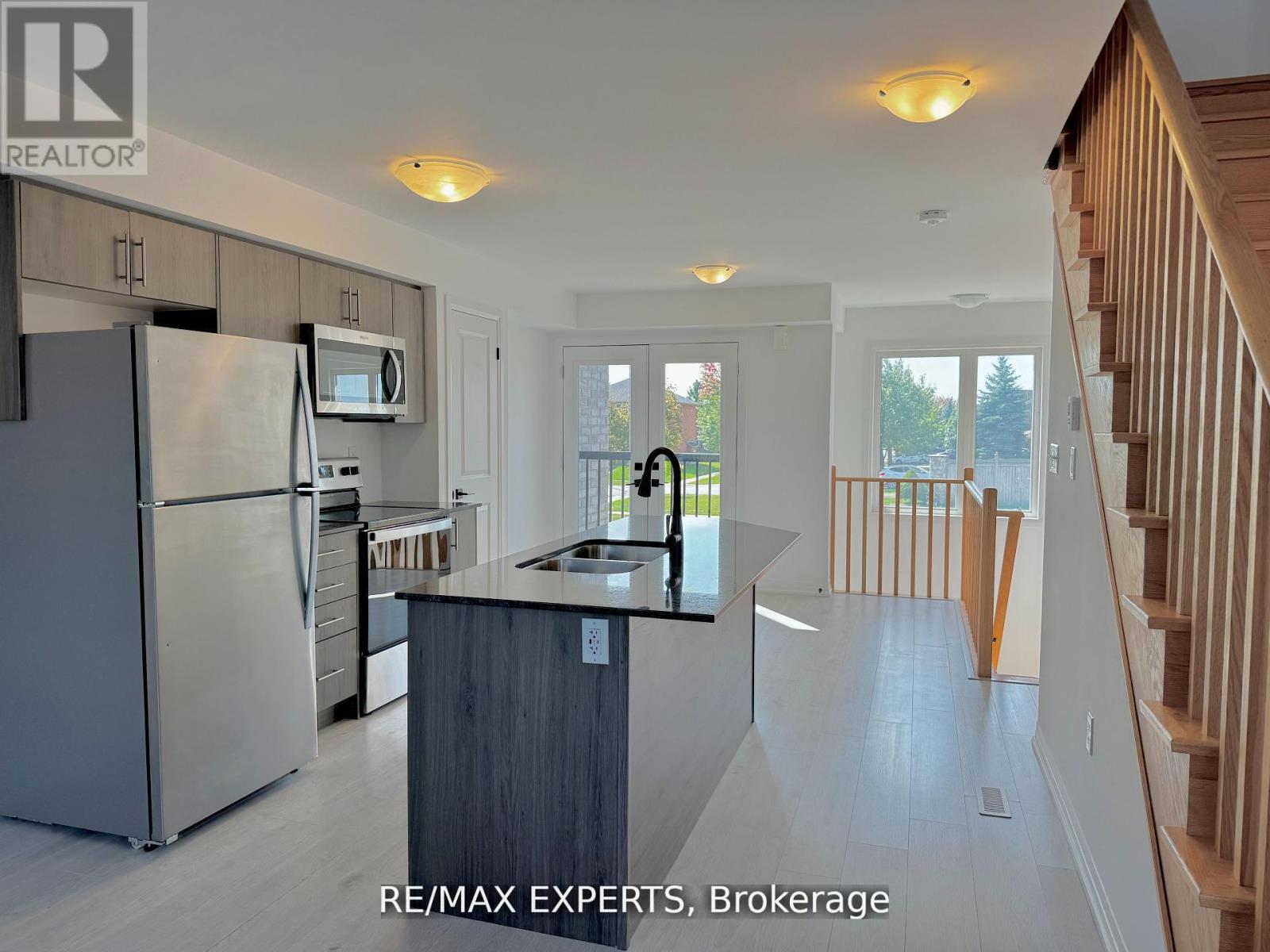 67 Fairlane Avenue, Barrie (Painswick South), Ontario  L9J 0N1 - Photo 13 - S12713238