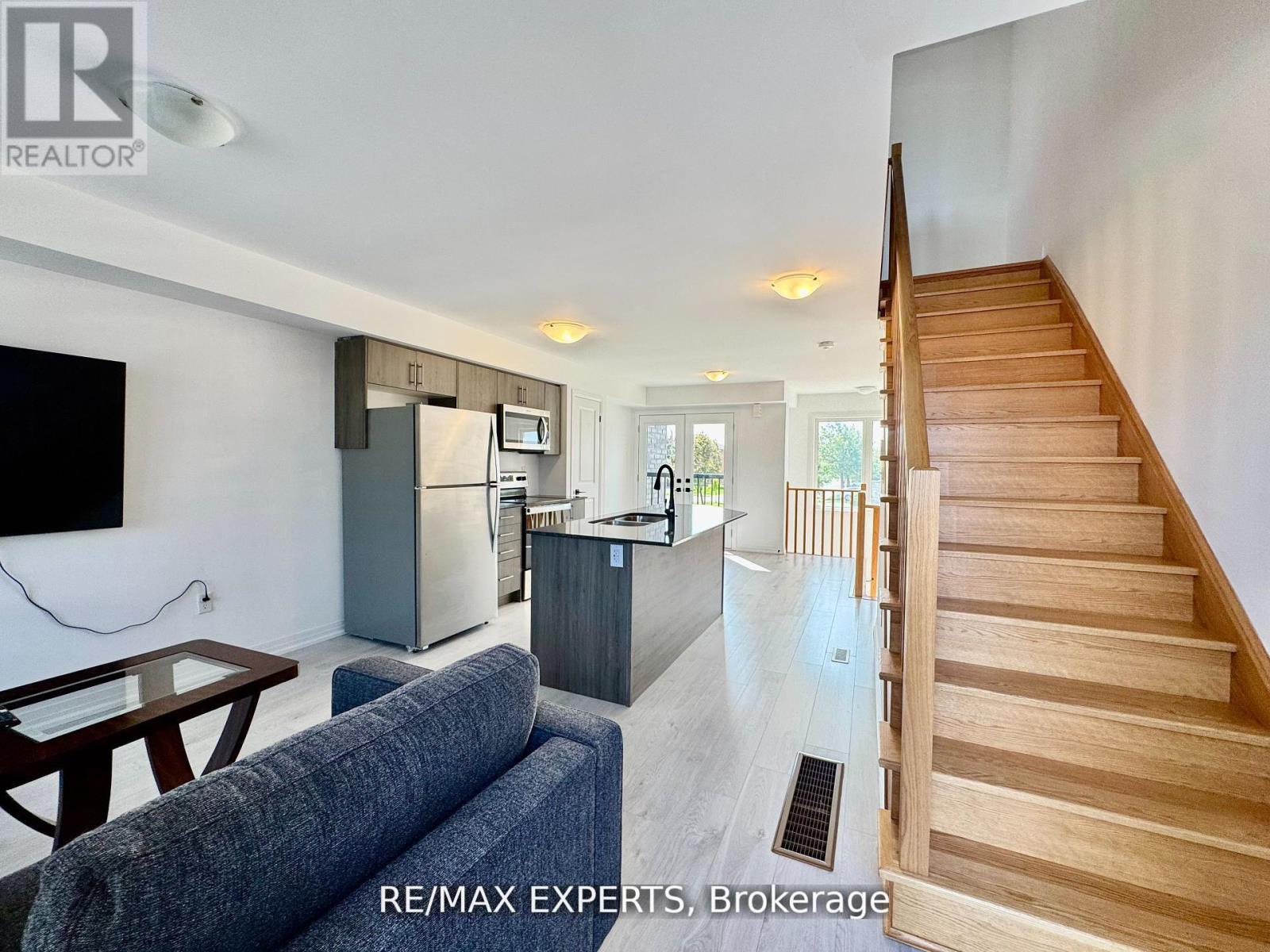 67 Fairlane Avenue, Barrie (Painswick South), Ontario  L9J 0N1 - Photo 14 - S12713238