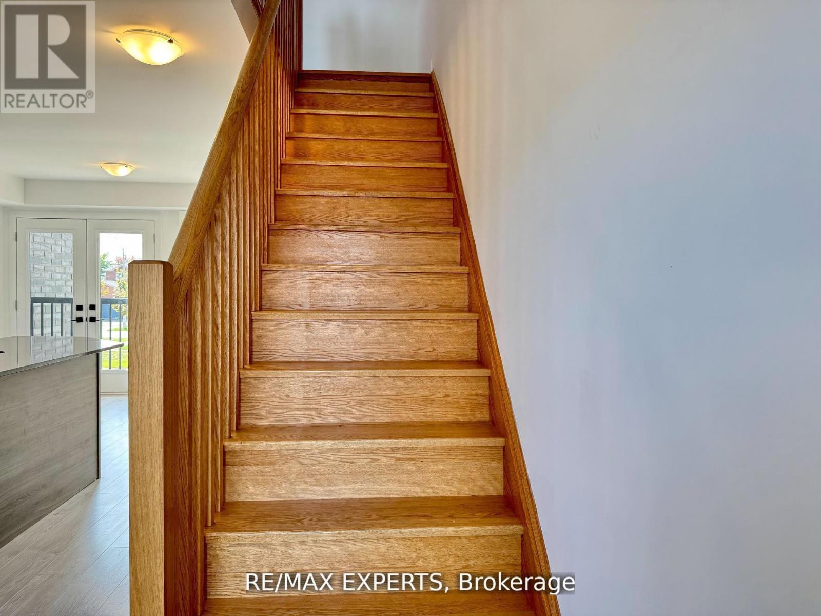 67 Fairlane Avenue, Barrie (Painswick South), Ontario  L9J 0N1 - Photo 17 - S12713238