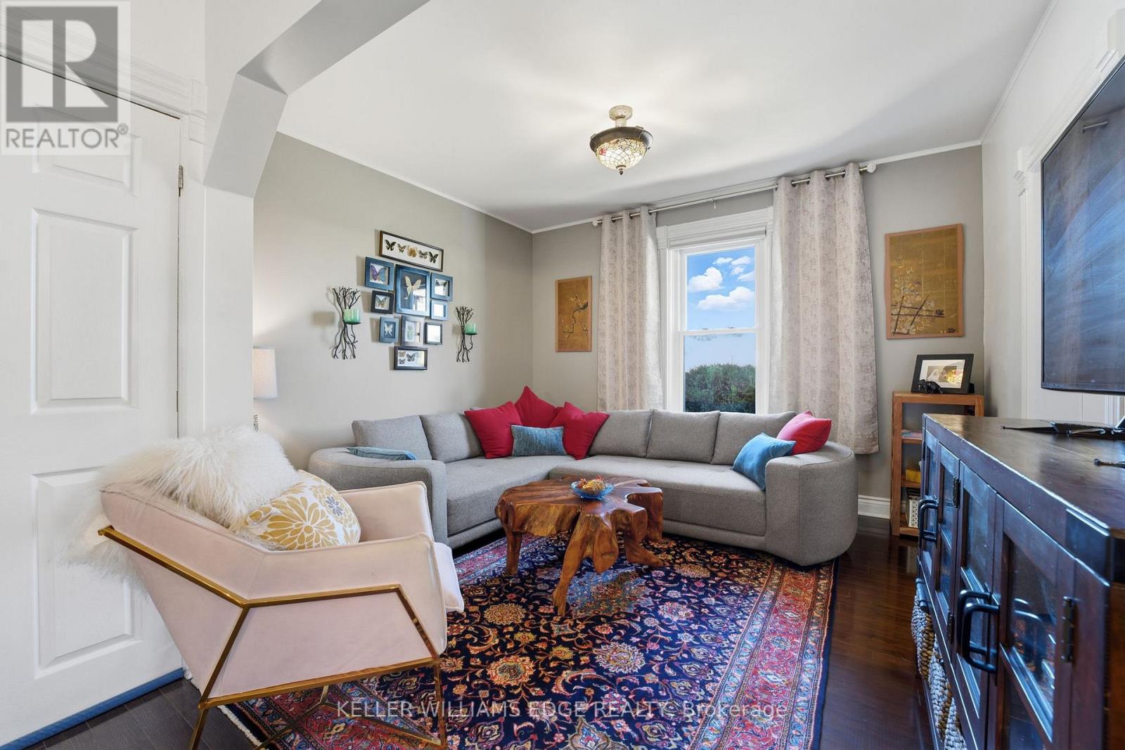 28 Mount Pleasant Street, Brantford, Ontario  N3T 1S6 - Photo 6 - X12473309