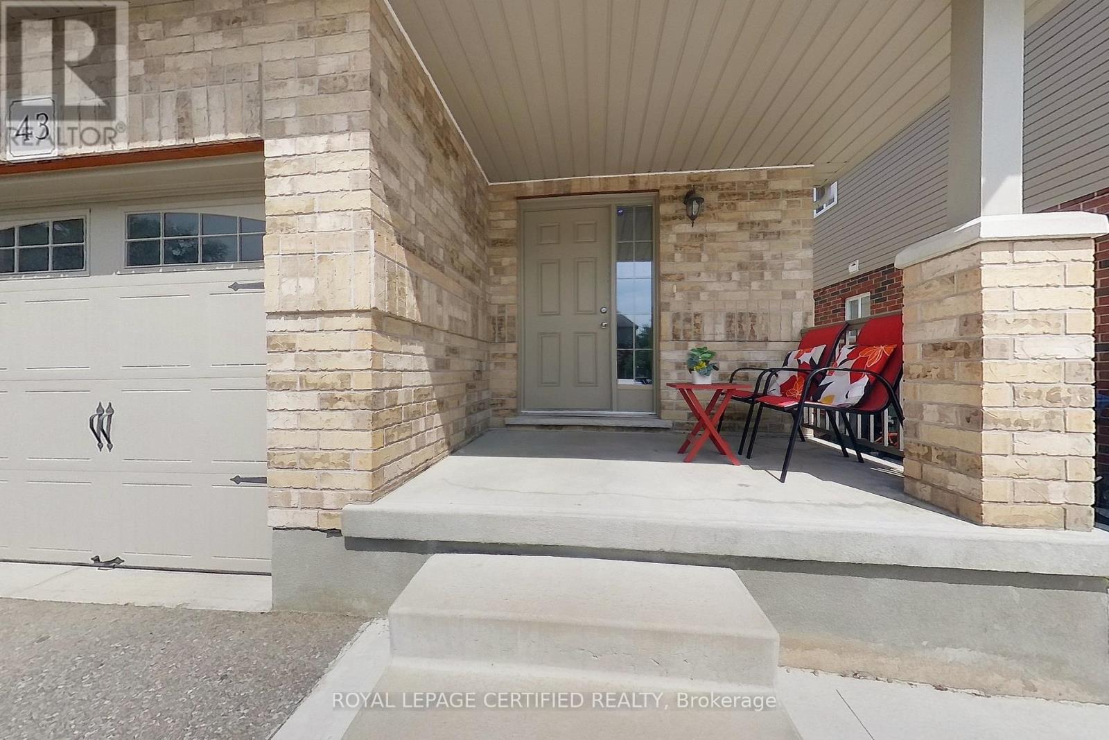 Upper - 43 Curzon Crescent, Guelph, Ontario  N1K 1Z7 - Photo 4 - X12697824