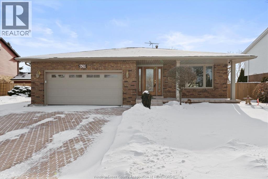 MLS# 26001515: 609 DRESDEN, Tecumseh, Canada