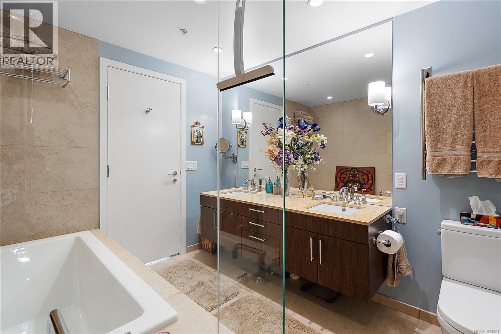 205 100 Saghalie Rd, Victoria, British Columbia  V9A 0A1 - Photo 20 - 1023521