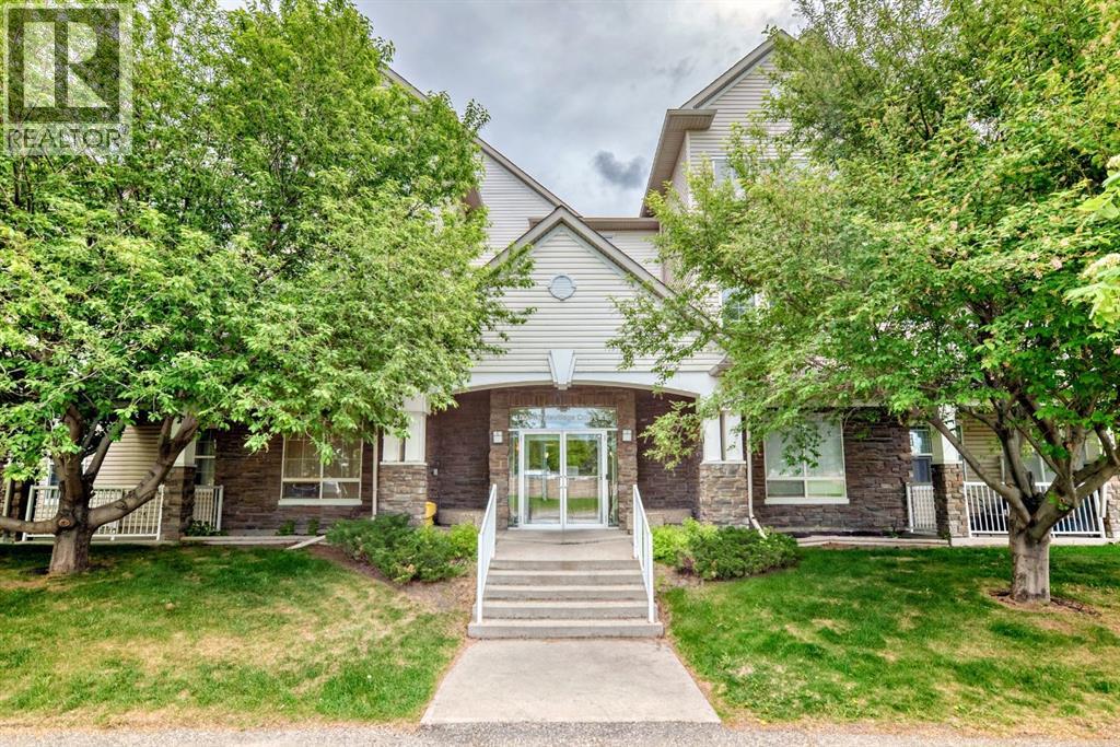209, 1000 Applevillage Court Se, Calgary, Alberta  T2A 7Z4 - Photo 1 - A2273482